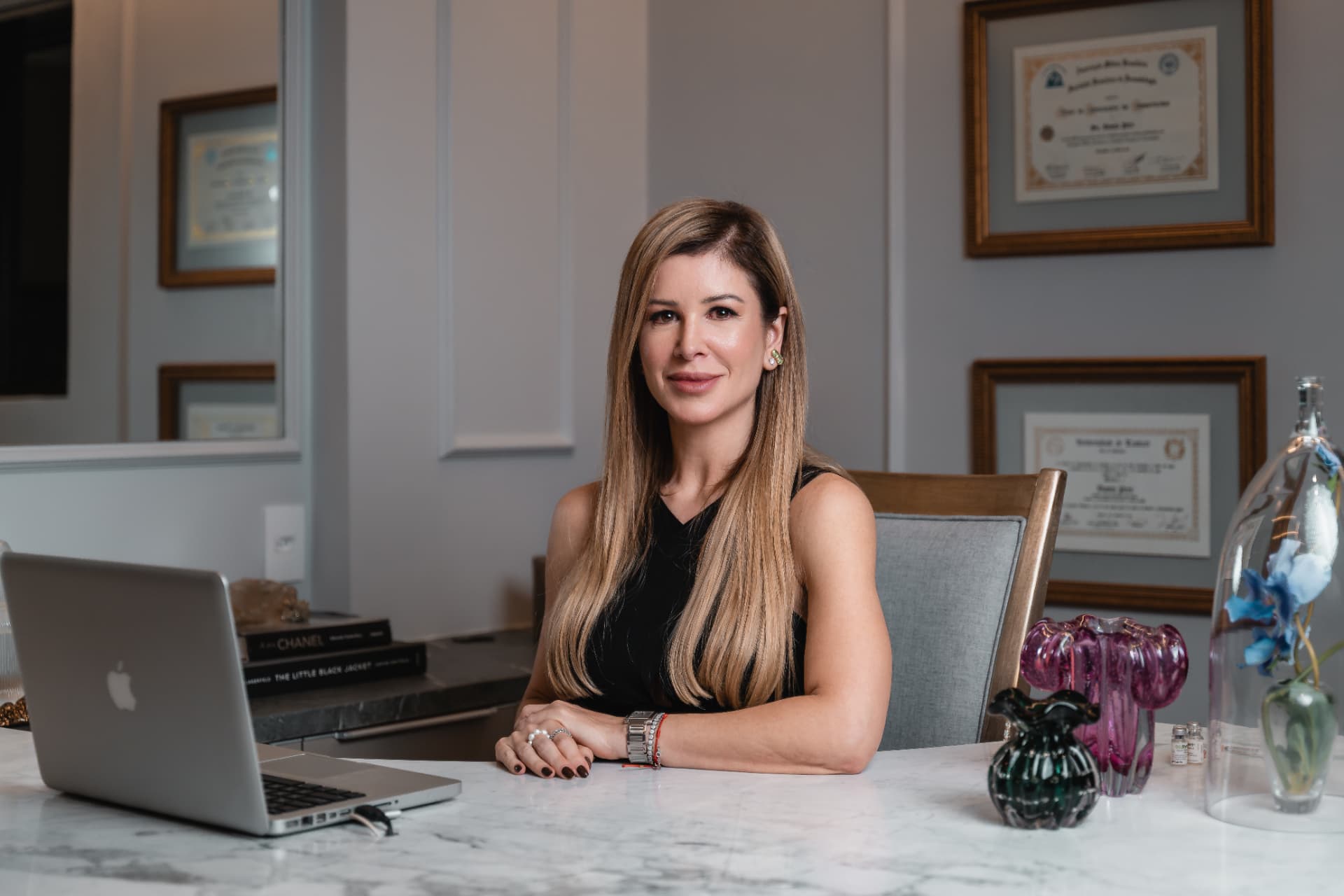Dra. Daniela Petri em seu consultório